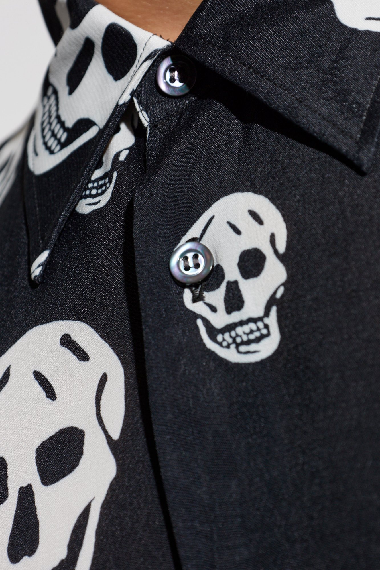 Alexander McQueen Shirt with a distinctive skull motif | Men's